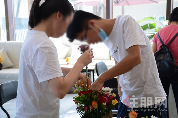 华泰荣御活动现场图