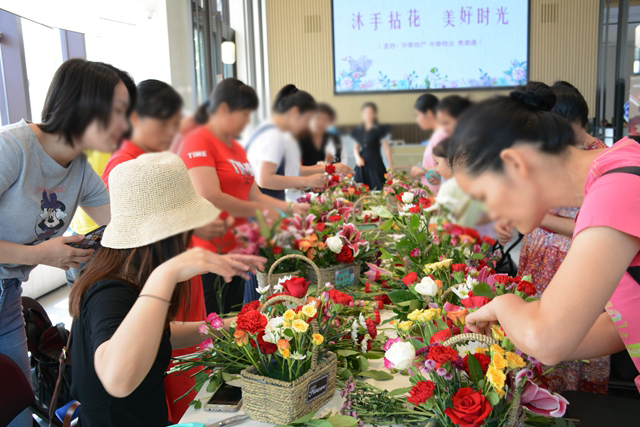 华泰荣御活动现场图