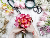 华泰地产小花篮花艺班丨沐手拈花 美好时光