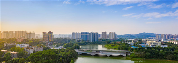 相思湖实景图（版权归龙湖所有）