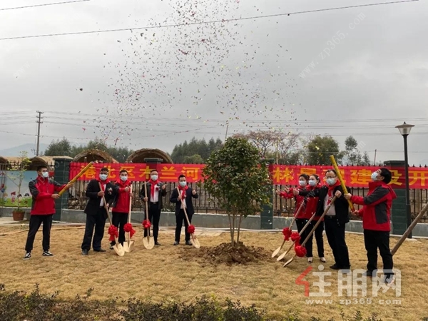 木兰河小学园林景观开工建设活动现场