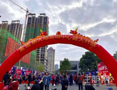 动车旁又添新地标！营销中心开放就这么火，现场抢着**...