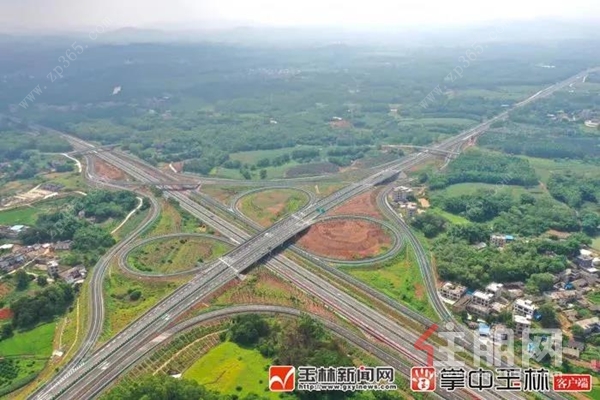 玉林至湛江高速公路（广西段）马坡枢纽.jpg