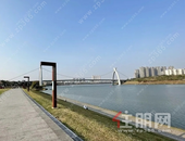 约10米大阳台直面邕江, 与柳沙半岛对望, 五象总部基地上游还藏有一线江景盘!