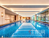 全维实景兑现｜乾水湾鎏金会所艺术恒温泳馆绽放，真豪宅无需想象