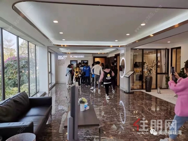 御珑湾媒体答谢会参观样板间
