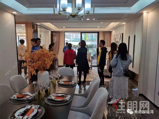 御珑湾媒体答谢会参观样板间