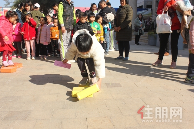 奥园顾荣幸福里摸石过河游戏