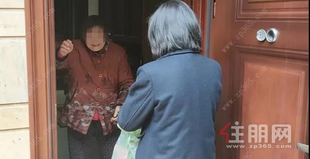 为行动不便的老人提供代为采购菜品的服务