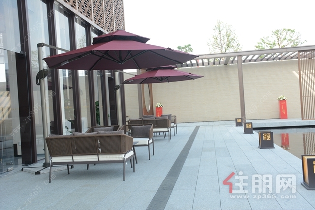 营销中心外休息区