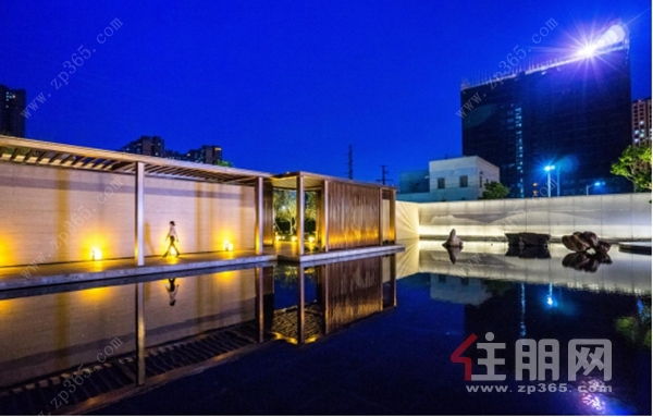 罗锦莲《华泰荣御售楼部夜景（组图）》
