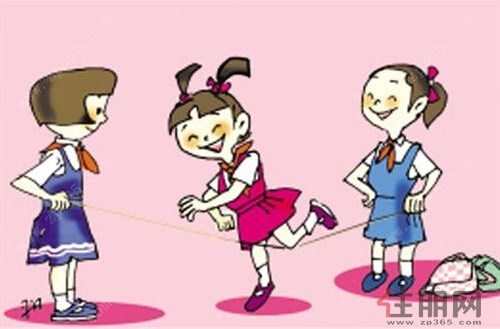     课间十分钟,教室里面也成了大家玩耍的