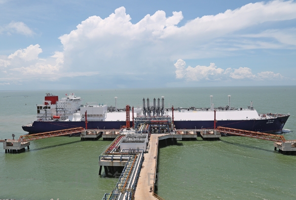 中能北海号LNG运输船成功完成首航