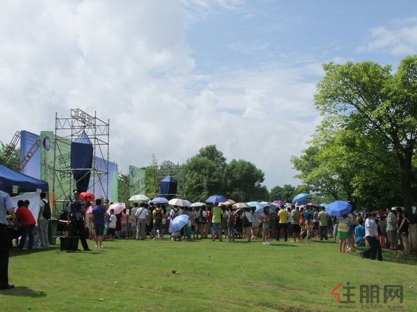 盛天龙湾青苹果草地音乐节演绎一场独特的音乐盛会