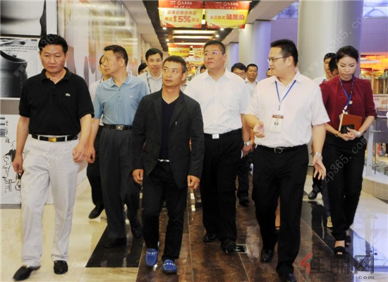 世界冠军之约:<em>李小双</em>来访参观华南城|楼盘快讯